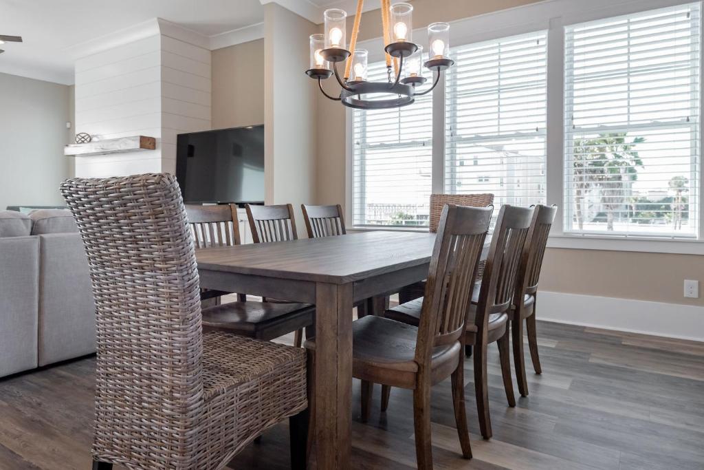 207 E Arctic - Seahorsing Around - Oceanfront - 3 Bedrooms - image 4