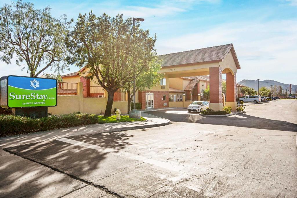SureStay Hotel by Best Western Fontana - main image