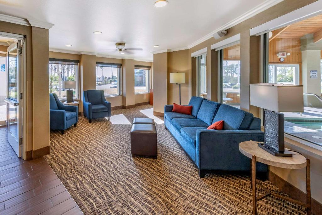 Comfort Inn Fontana - main image