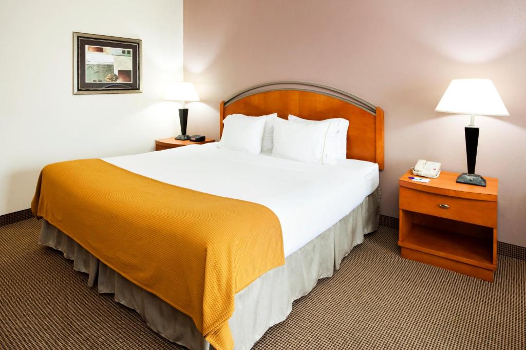 Holiday Inn Express Forest City an IHG Hotel - image 5
