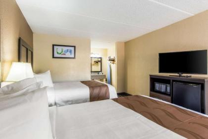 Quality Inn - image 10