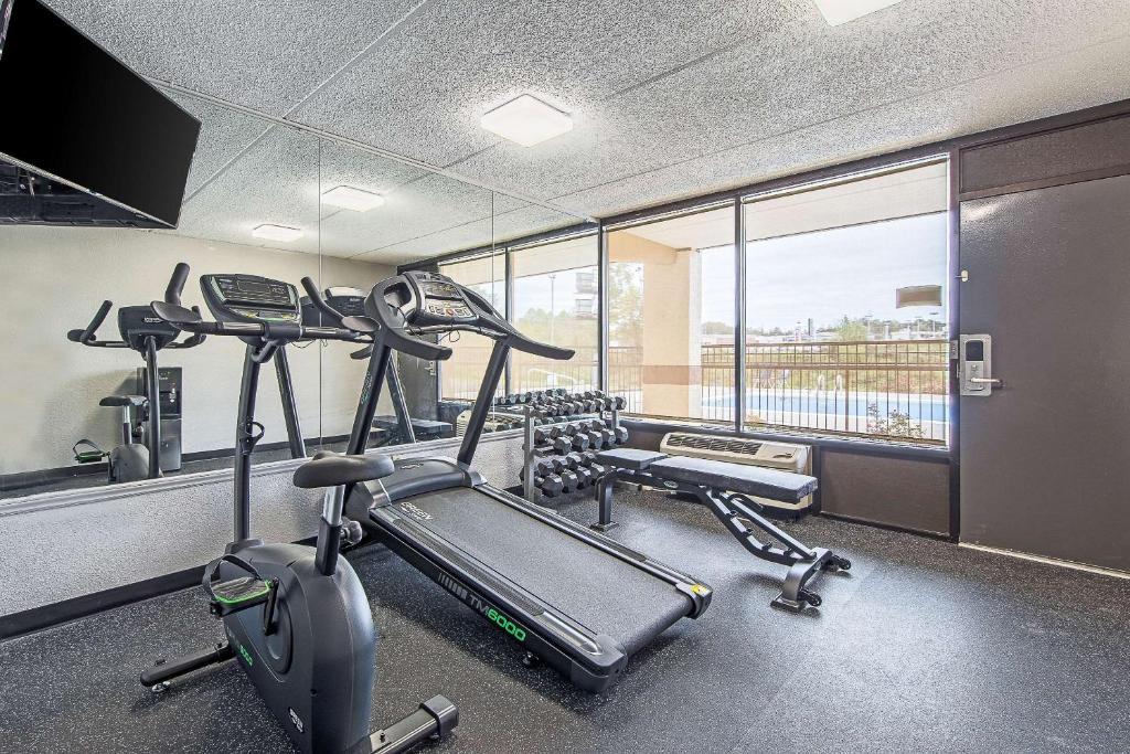 Quality Inn - image 6