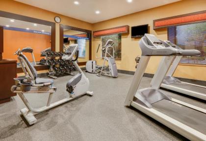 Hampton Inn & Suites Fort Worth/Forest Hill - image 10