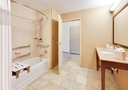 Hampton Inn & Suites Fort Worth/Forest Hill - image 7