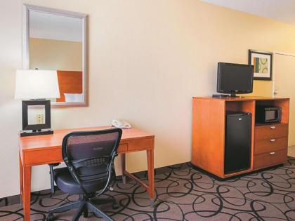 La Quinta by Wyndham Ft. Worth - Forest Hill TX - image 6