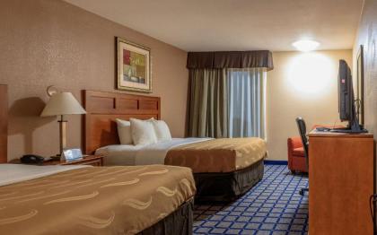 Quality Inn - image 14