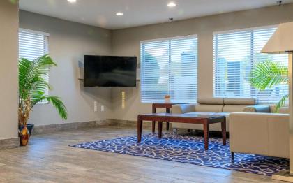 Quality Inn - image 2