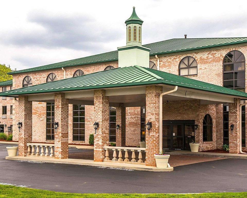 Quality Inn & Suites Cincinnati I-275 - main image