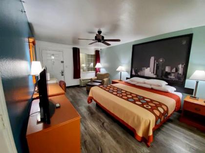 Super 8 by Wyndham Forney/East Dallas - image 12