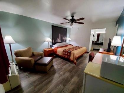 Super 8 by Wyndham Forney/East Dallas - image 15