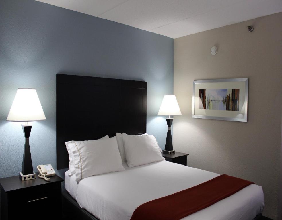 Holiday Inn Express Forsyth an IHG Hotel - image 2