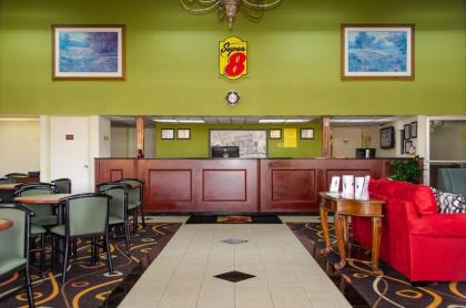 Super 8 by Wyndham Forsyth - image 7