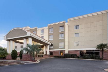 Comfort Suites Forsyth near I-75 - image 4