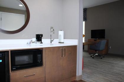 Hampton Inn Forsyth - image 11
