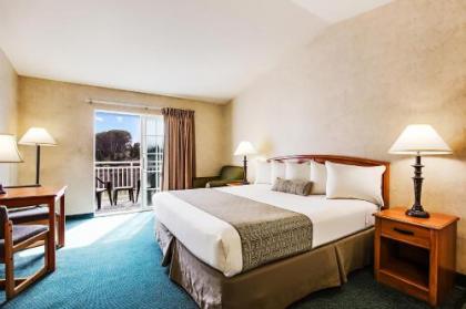 Beach House Inn - image 2