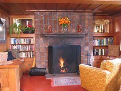 The Colonial Inn - image 4