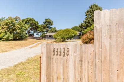 Coastal Conifer Hideaway - image 2