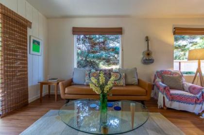 Coastal Conifer Hideaway - image 5