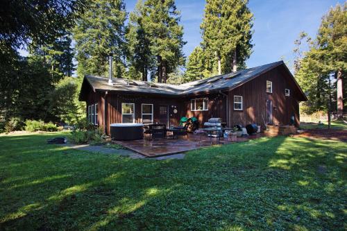 Fort Bragg Farmhouse - main image