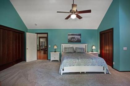 Fort Bragg Farmhouse - image 3