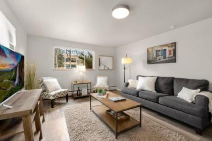 Contemporary condo in the heart of Old town Fort Collins Colorado