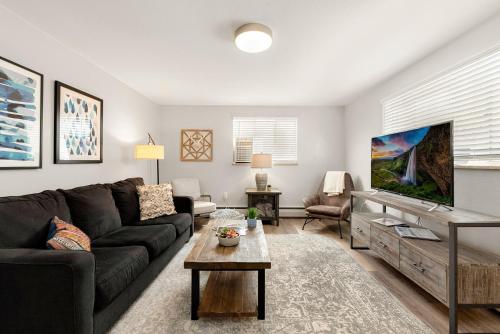 Stunning condo in the heart of Old Town - image 2