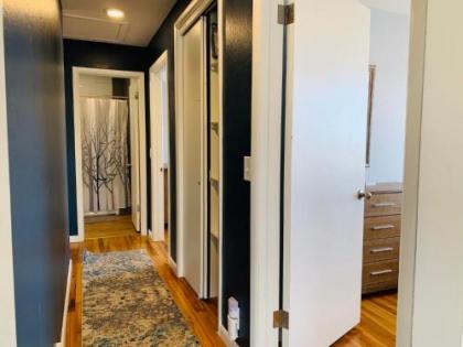 Family-Friendly Fireside Nest Near Old Town! - image 3