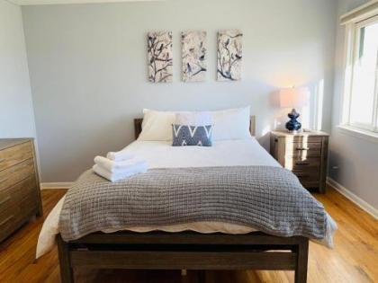 Family-Friendly Fireside Nest Near Old Town! - image 5