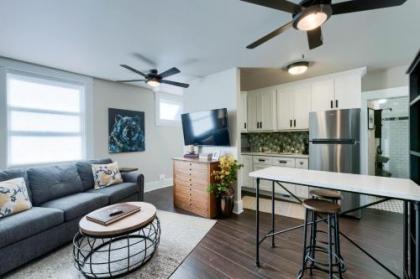 The Chic Guest Retreat in Old Town near CSU!