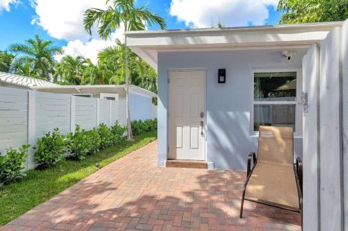 1757 A Relaxing Hideaway 1: 1.5 miles to Beach & Las Olas - image 3