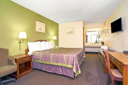 Super 8 by Wyndham Fort Mitchell Cincinnati Area - image 7