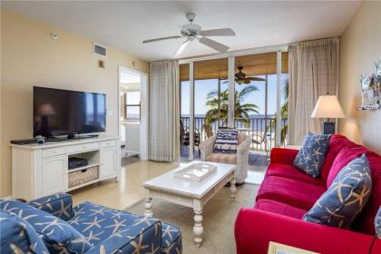 Estero Island Beach Villas 204 Sleeps 8 2 Bedrooms Gulf Front Heated Pool