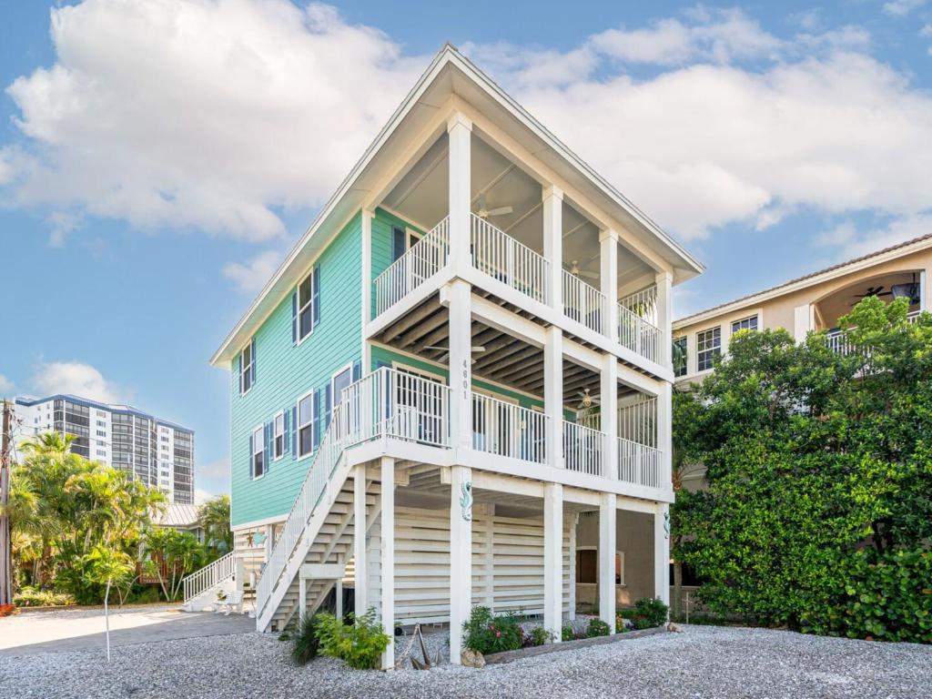 Sunset Paradise - 4601 Estero by Coastal Vacation Properties - main image