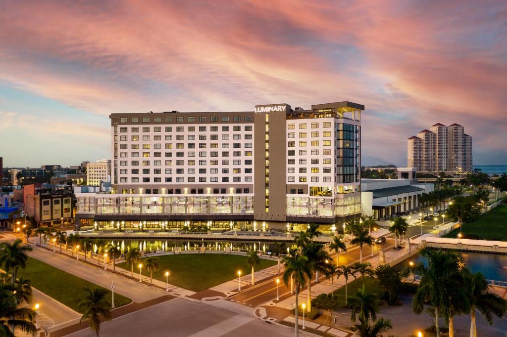 Luminary Hotel & Co. Autograph Collection - main image