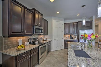 Sunny Ft Myers Abode with Community Amenities! - image 10