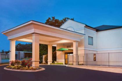 Super 8 by Wyndham Ft. Oglethorpe GA/Chatt TN Area - image 1