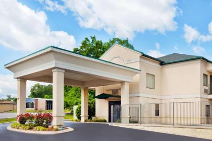 Super 8 by Wyndham Ft. Oglethorpe GA/Chatt TN Area - image 10