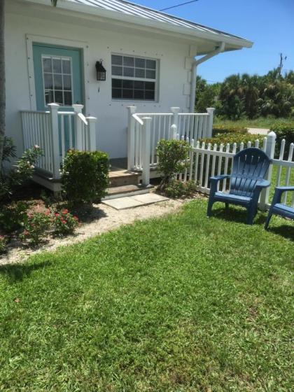 Seahorse Beach Bungalows - image 11