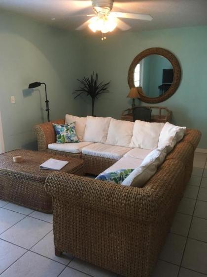 Coconut Palm Beach Bungalow 2 bedroom King bed