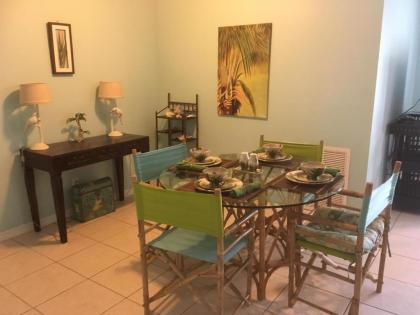 Coconut Palm Beach Bungalow 2 bedroom King bed - image 13