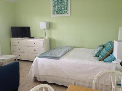 Sand Dollar Beach Bungalow - image 14