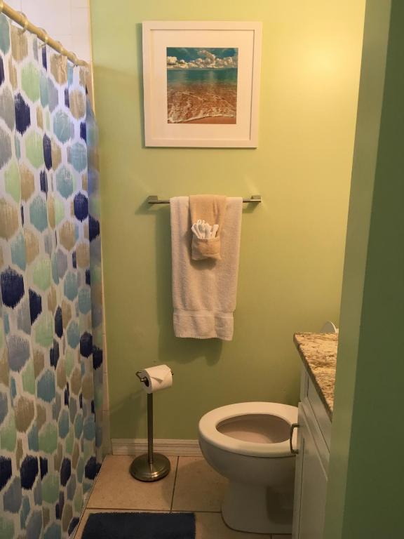 Sand Dollar Beach Bungalow - image 6