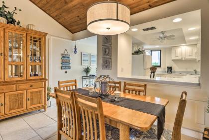 Hutchinson Island Condo with 5 Pools and Golf Course! - image 6