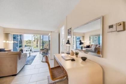 Perfect Oceanside 2 Bedroom Condo - Private Beach 4 Heated Pools & 9 Hole Golf Course! condo - image 4