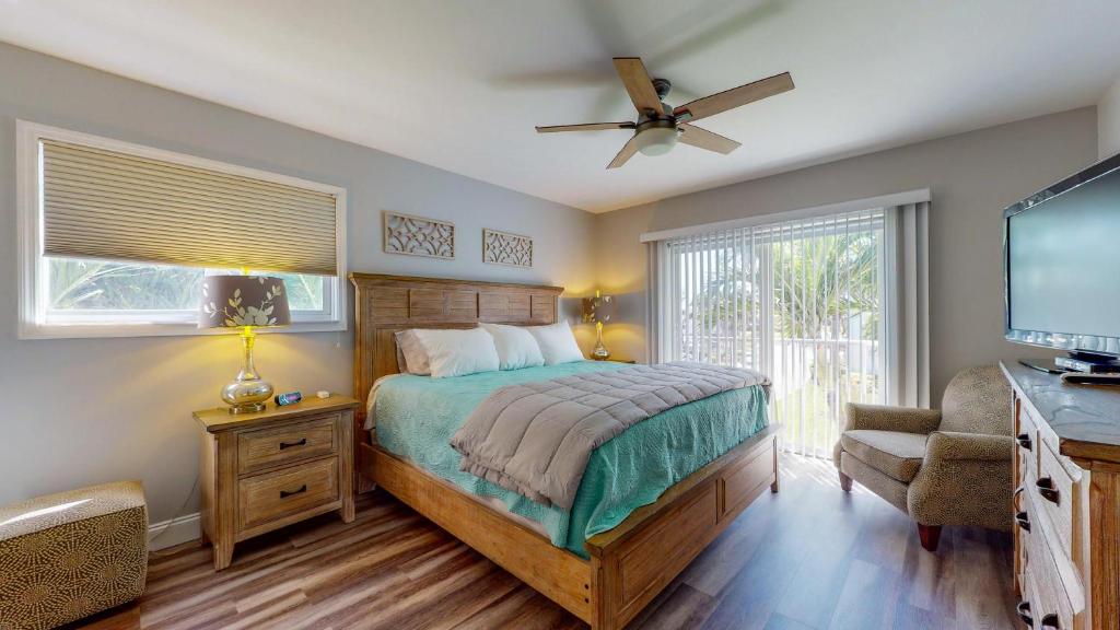 CP 721 1 Bed 1 Bath Condo Welcome to Paradise - main image