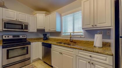 CP 721 1 Bed 1 Bath Condo Welcome to Paradise - image 13