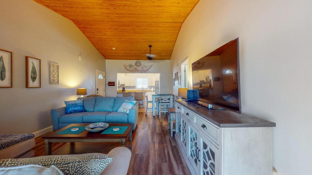 CP 721 1 Bed 1 Bath Condo Welcome to Paradise - image 5
