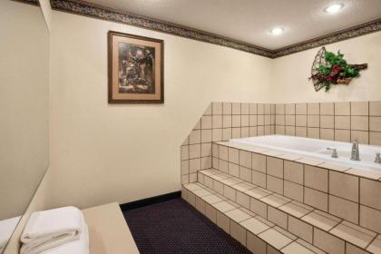Travelodge by Wyndham Fort Scott - image 3