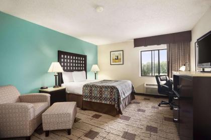 Baymont by Wyndham Fort Smith - image 12