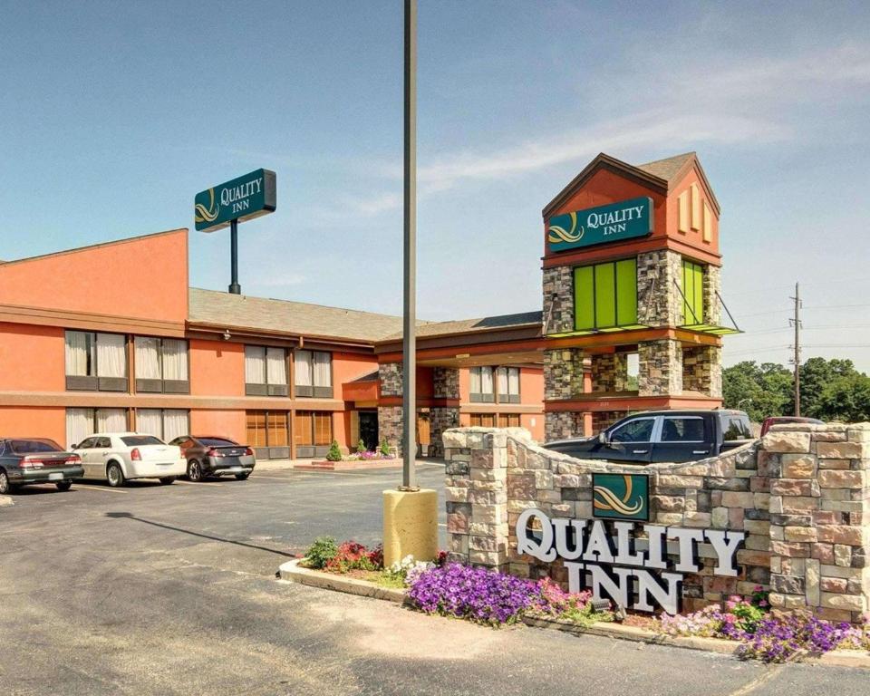 Quality Inn Fort Smith I-540 - main image